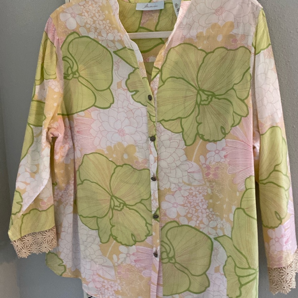 Pretty summer flowered top X-LARGE $ 10